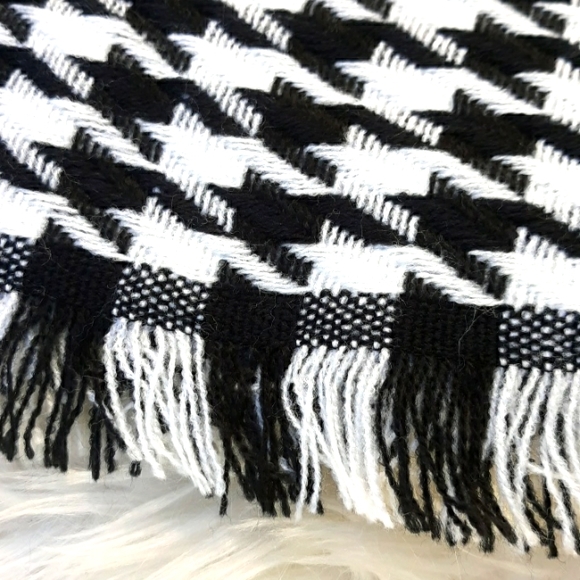 NWT FADIVO NEW YORK WRAP - Picture 2 of 6